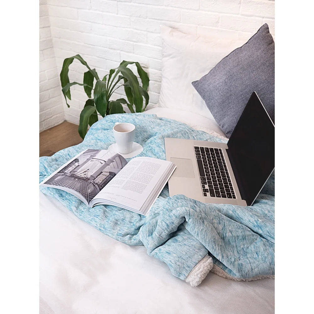 Melange Sherpa Fleece Throw Blanket | Super Soft, Reversible, Microfiber Fleece Blanket Throw | Luxurious Plush Fuzzy Turquoise TV Blanket for Couch Sofa(50X60 Inches, Sea Blue)