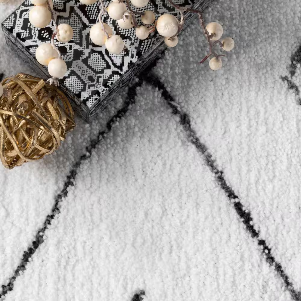 Beaulah Modern Geometric Shag White 6 Ft. X 9 Ft. Area Rug