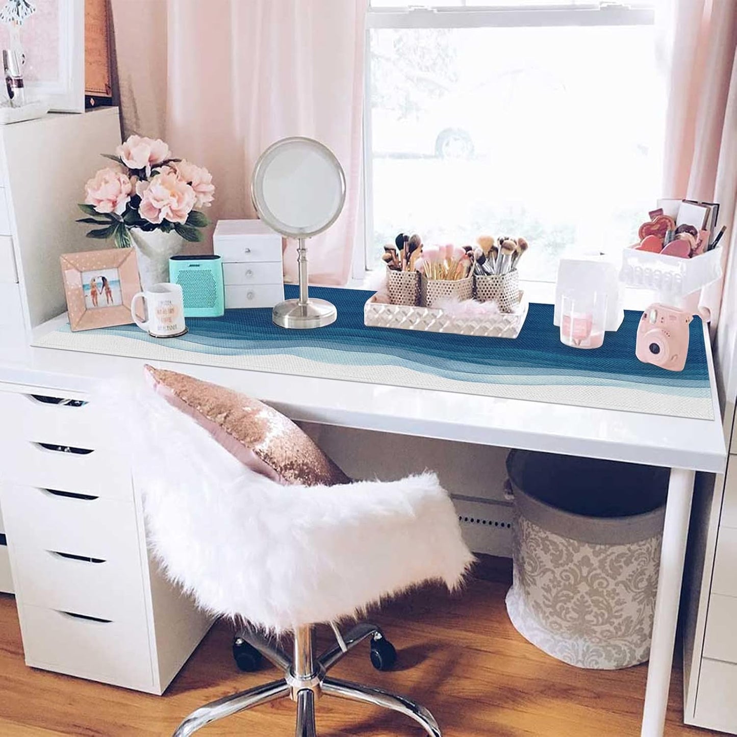 Blue White Table Runner, Non-Slip Dining Table Runners for Kitchen, Ombre Ocean Wave Coffee Table Runners Dresser Scarf for Living Room Garden Wedding Parties (13X90 Inches Long)